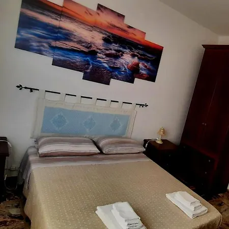 Janas Bed & Breakfast 2*